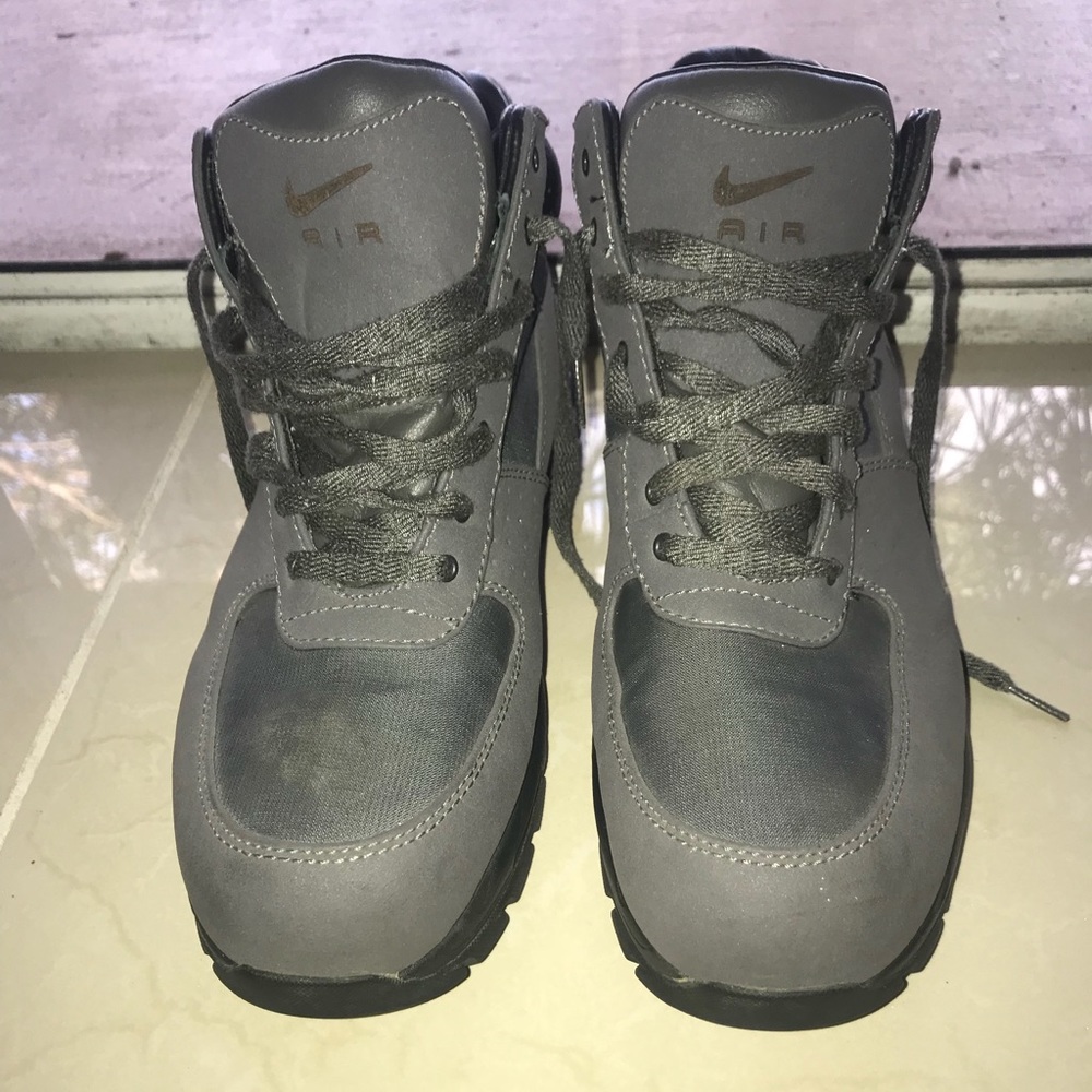 Nike grey acg boots